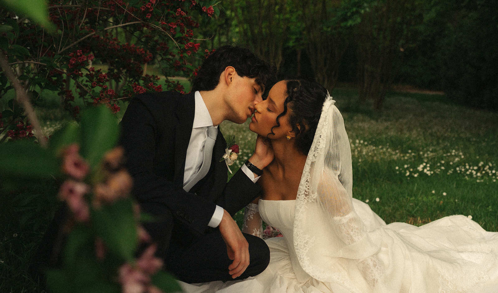 A cinematic photo of a bride and bridegroom posing during their wedding in Italy.